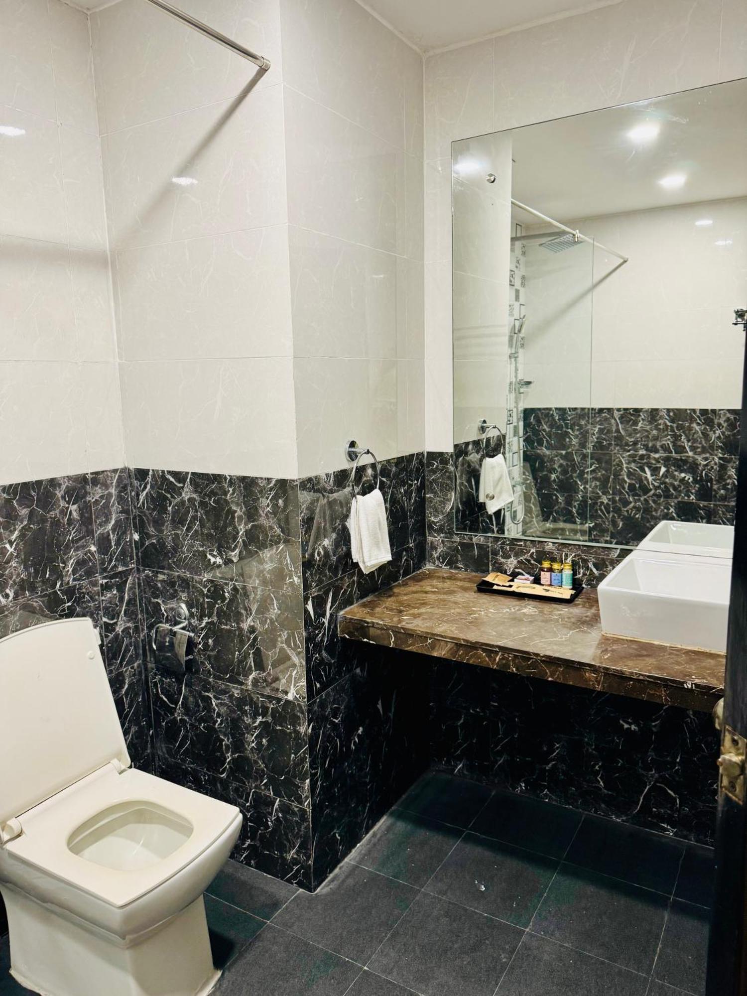 Bluo Amani Vagator - Boutique Hotel Goa Anjuna Zimmer foto