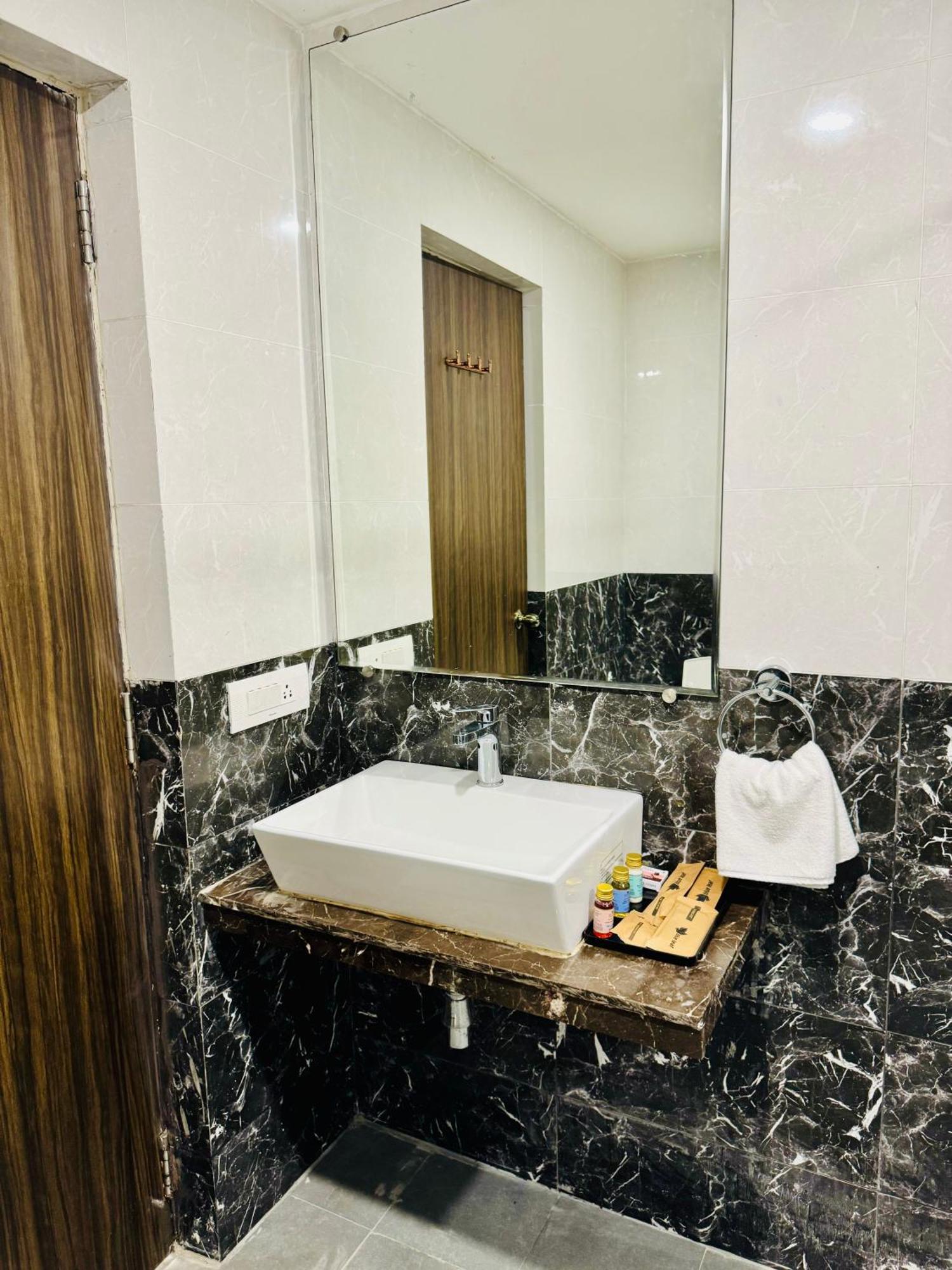 Bluo Amani Vagator - Boutique Hotel Goa Anjuna Zimmer foto